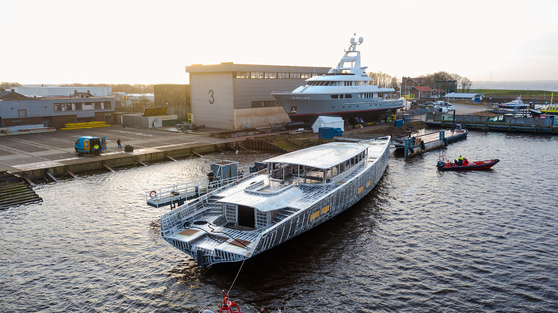 Arrival of sailing yacht Yemaya at Balk Shipyard. 