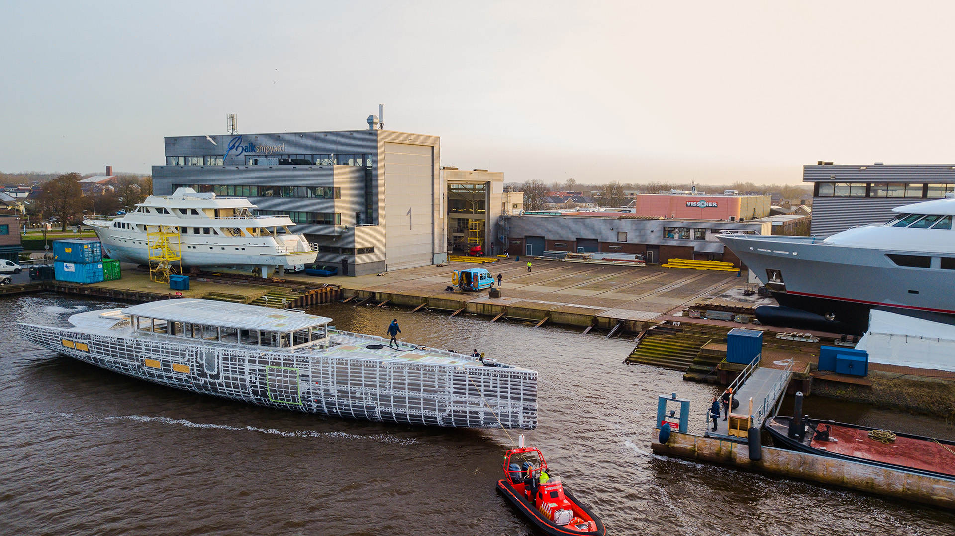 Arrival of sailing yacht Yemaya at Balk Shipyard. 