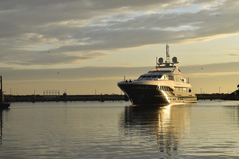 Superyacht Stormborn arrives at Balk Shipyard for refit.