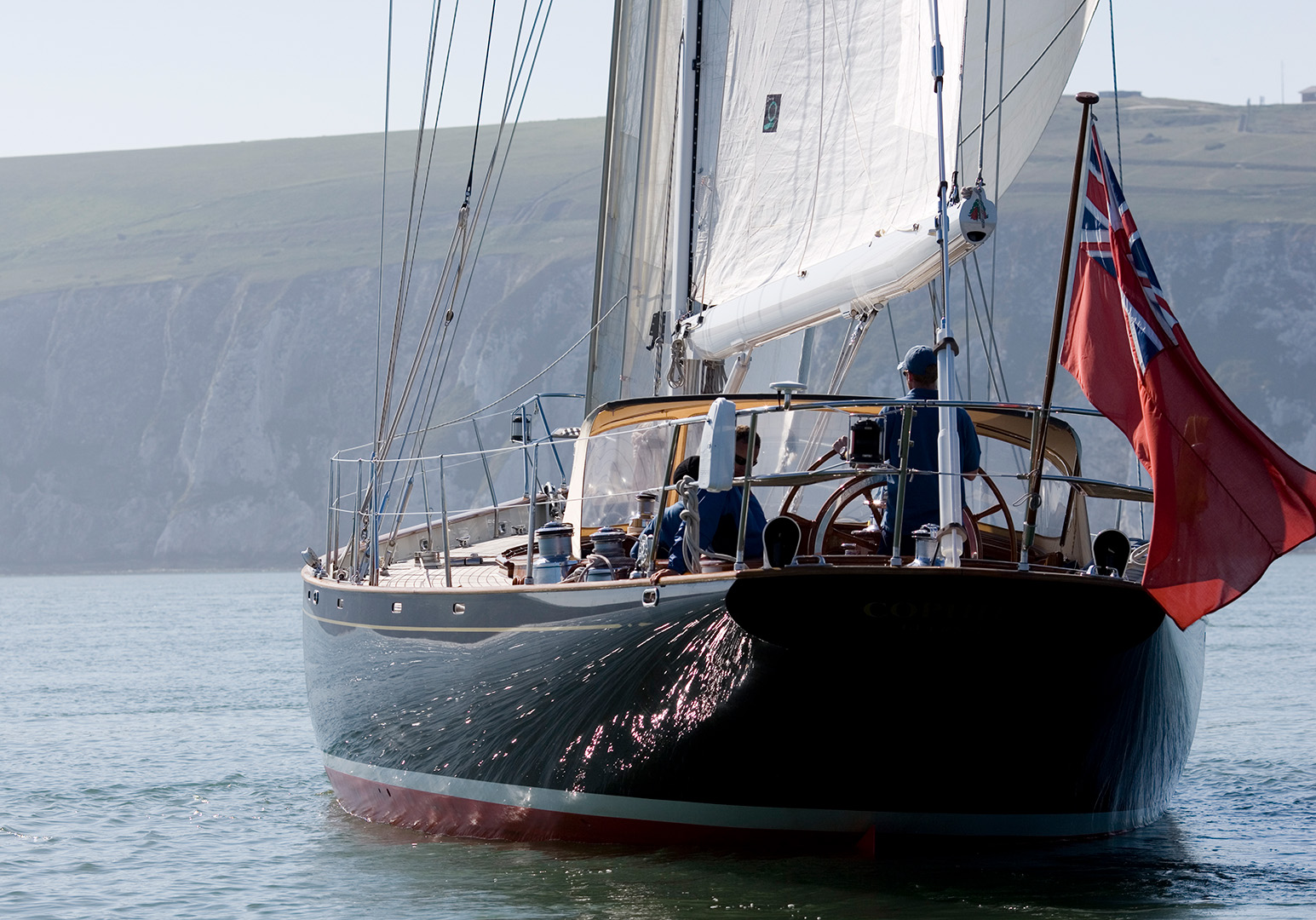 Sailing yacht 